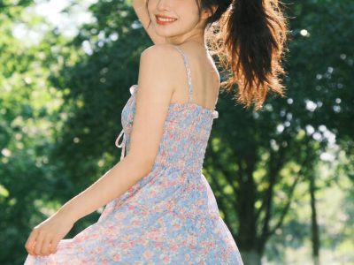 公园撩头发：4个动作，让你的照片女人味爆棚